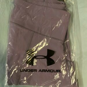 Women’s NWT Under Armour athletic leggings - L